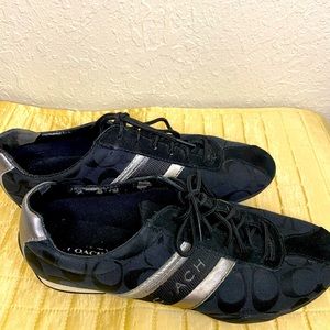 ⭐️Coach sneaker , black/silver , size 8